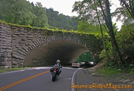 US 441 - Newfound Gap Road - The Pigtail